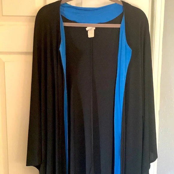 Pretty top flattering top - Picture 1 of 5